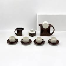Minimal ceramic tableware